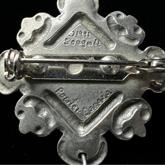 Pewter Victorian Revival Brooch Faux Mother of Pearl Seagull Pewter Canada - Picture 4 of 6